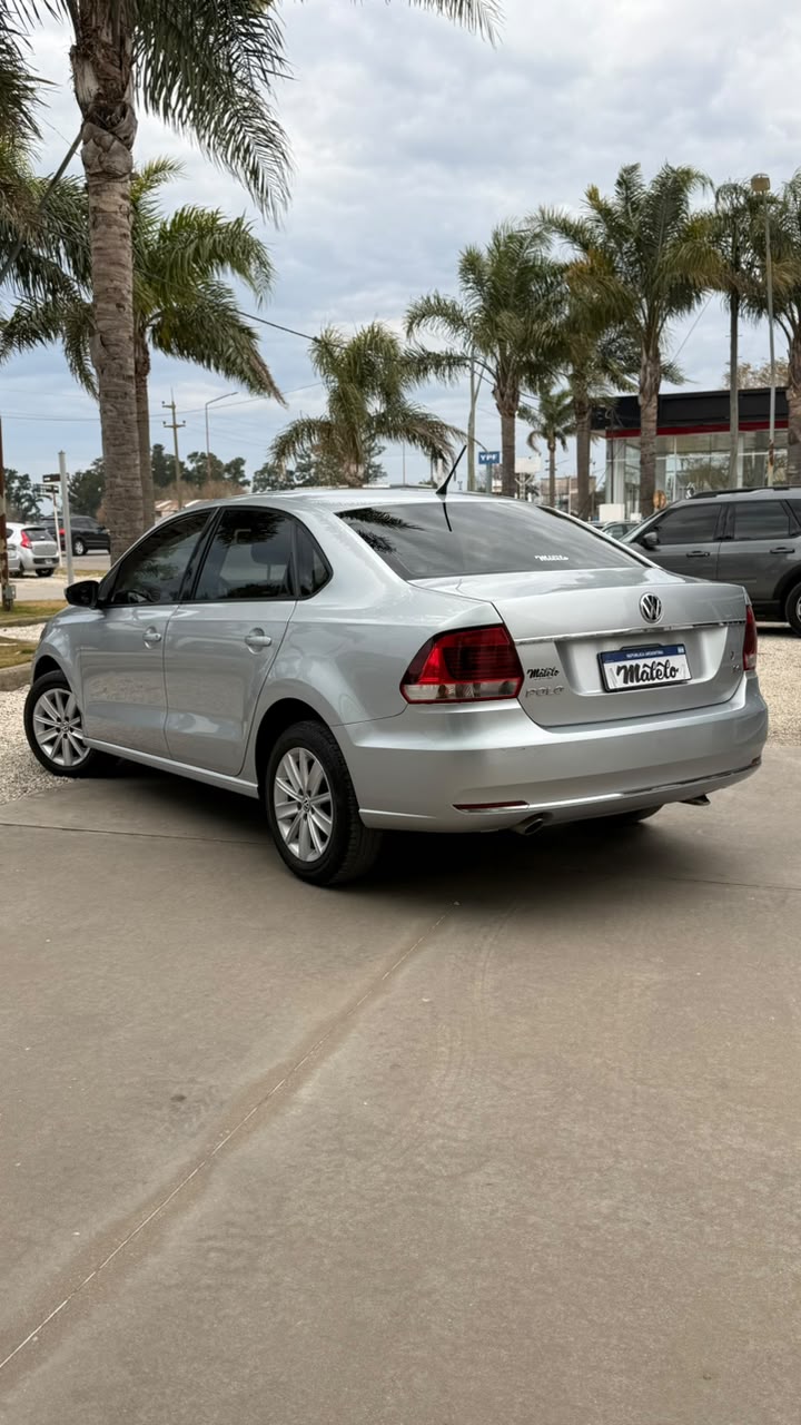 VOLKSWAGEN - POLO  1.6  16V  - AUTOMÁTICA - 2016